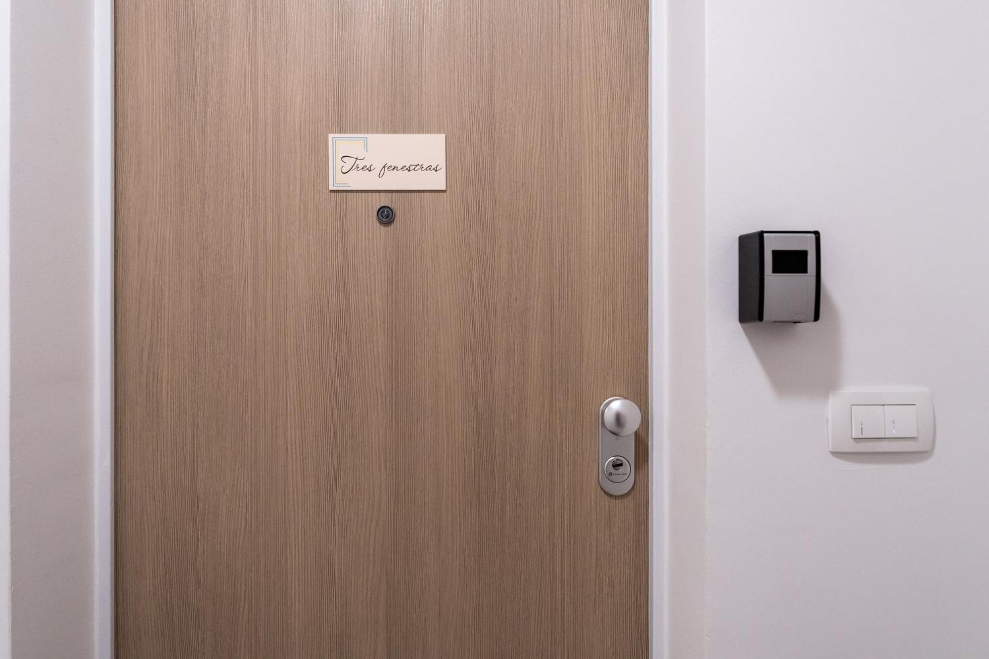 Ferienwohnung Tres Fenestras Zadar - Private Parking Exterior foto