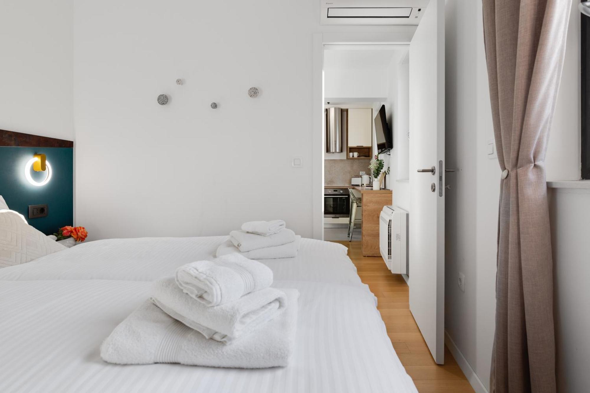 Ferienwohnung Tres Fenestras Zadar - Private Parking Exterior foto